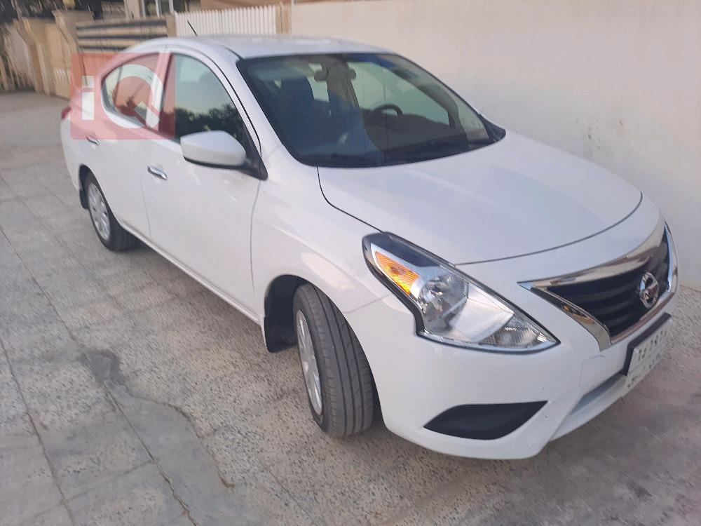 نیسان ڤێرسا